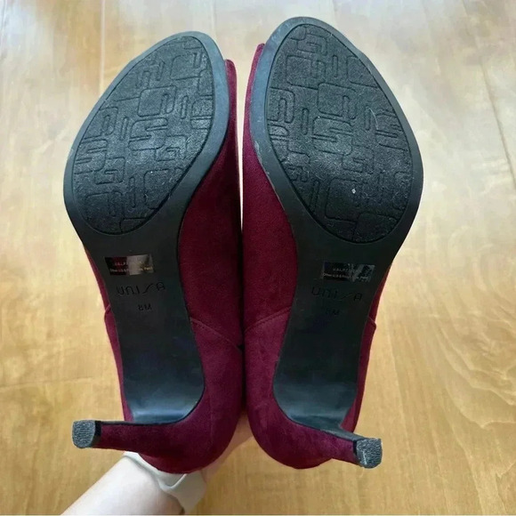 Unisa Faux Suede Un Saffyre Peep Toe Heeled Booties, Red Wine/Berry, Size 8M - Picture 9 of 11